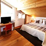 Amber Ski-in/out & Hotel 3*