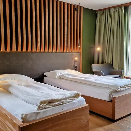 Amber Ski-in/out & 3*