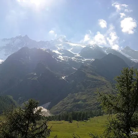 Amber Ski-in/out & 3* Saas Fee