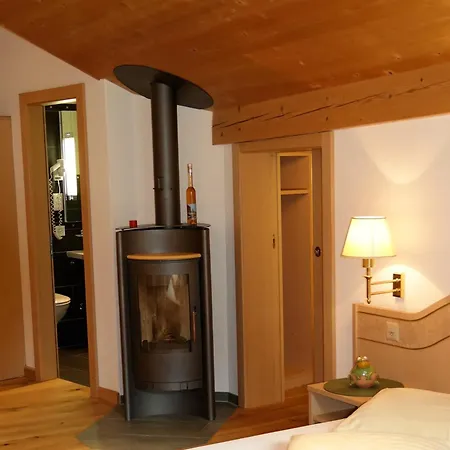 Hotell Amber Ski-in/out & Saas Fee