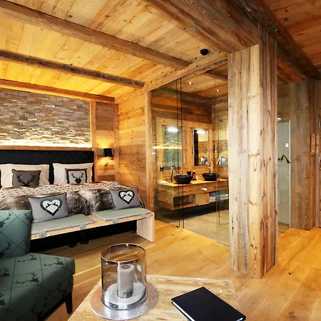 Amber Ski-in/out & Hotell 3*