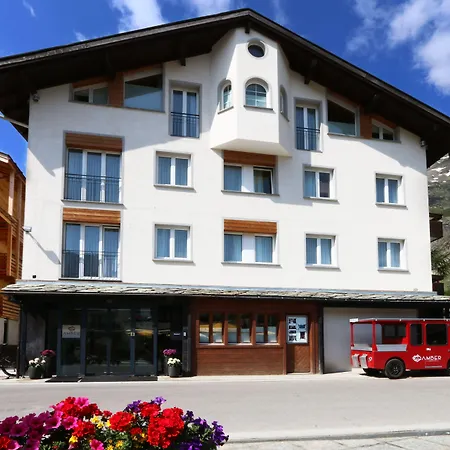 Amber Ski-in/out & 3* Saas-Fee