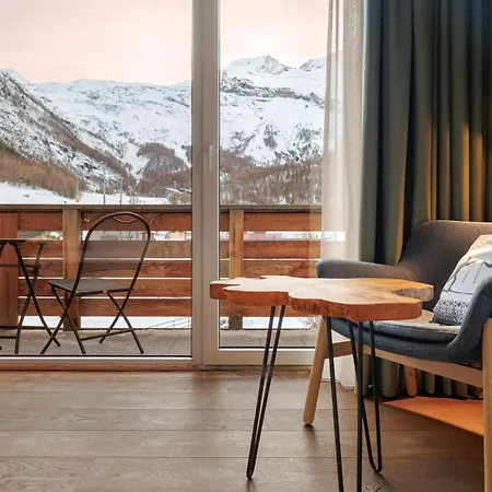 Amber Ski-in/out & 3* Saas Fee