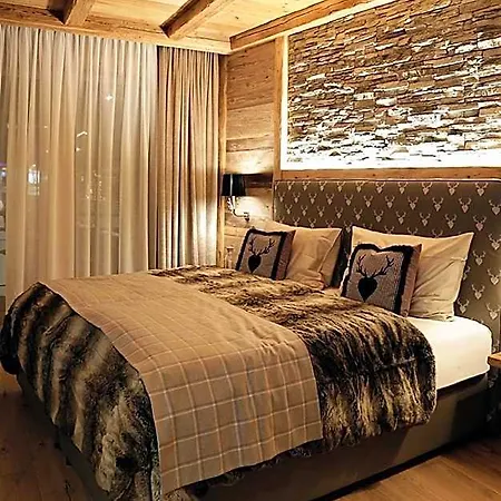 Amber Ski-in/out & Hotel 3*