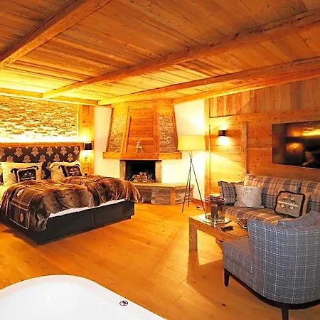 Amber Ski-in/out & Hotel 3*