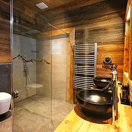 Amber Ski-in/out & Hotel