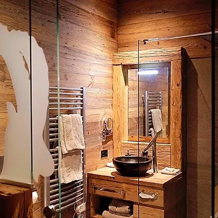 Amber Ski-in/out & Hotel Saas-Fee