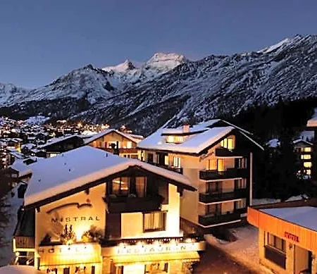 Amber Ski-in/out Hotel&spa