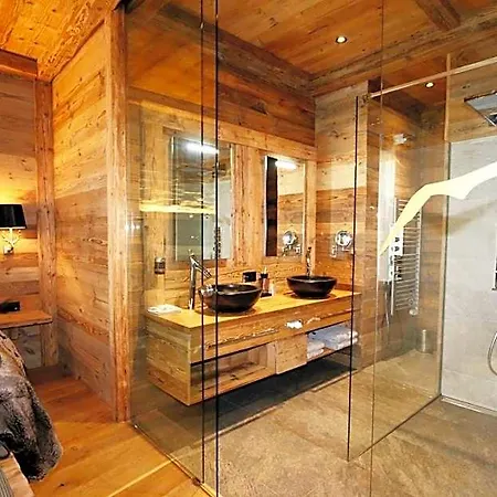 Amber Ski-in/out & 3* Saas Fee