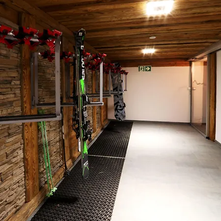Hotel Amber Ski-in/out & 3*