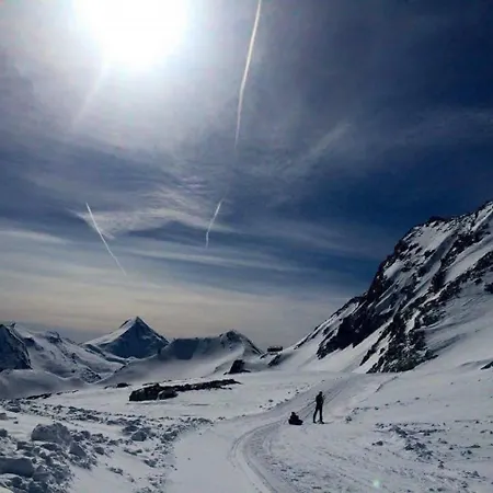 Amber Ski-in/out & 3* Saas-Fee