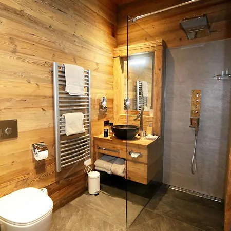 Amber Ski-in/out & ホテル 3*