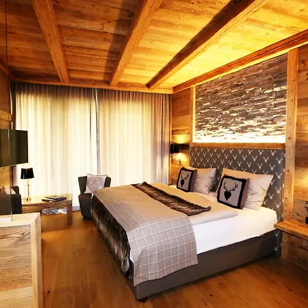 Hotel Amber Ski-in/out &