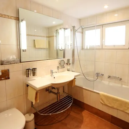 ホテル Amber Ski-in/out & 3*