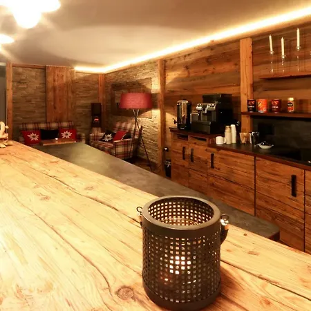 Amber Ski-in/out & 3* Saas-Fee