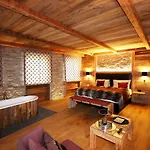 Hotel Amber Ski-in/out & Saas Fee