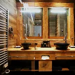 Amber Ski-in/out & Hotel 3*