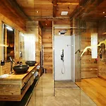 Amber Ski-in/out & 3* Saas Fee