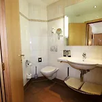 Amber Ski-in/out & 3* Saas Fee