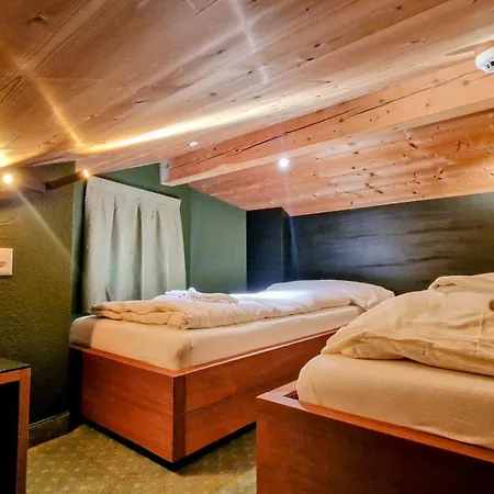 Amber Ski-in/out & 3* Saas Fee