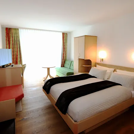 Amber Ski-in/out & Saas Fee