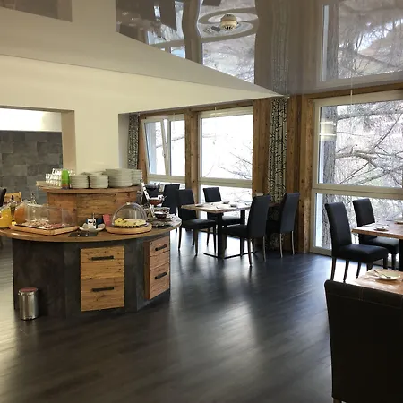 Amber Ski-in/out & 3*