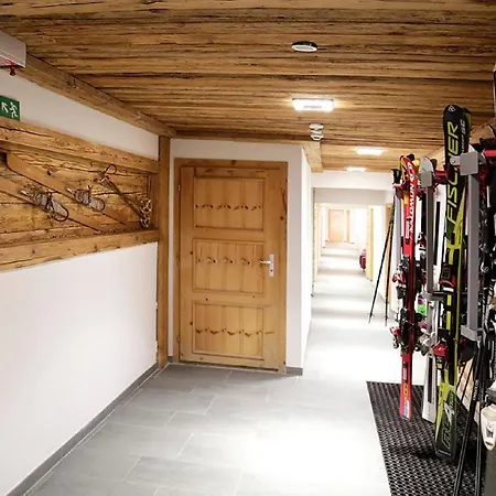 Hotel Amber Ski-in/out & 3*